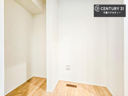 ���[ �p���g���[�t���I���Ă�������A�H�ނ̃X�g�b�N�͂������A�傫�ȉו����X�b�L�����ڂ��邱�Ƃ��ł��܂��I
���񌻒n�ł��m���߂��������B