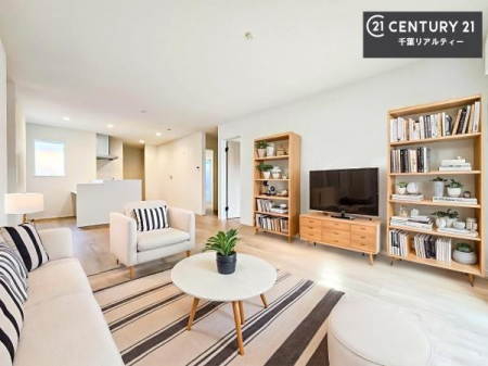 ���r���O �Ƌ��CG�p�[�X�ł��B�S�n�ǂ����r���O�͉Ƒ������R�ƏW�܂�܂��B�Ƒ��c�R�̎��Ԃ����������ł��B���Ƒ��ƁA����w�[���������Ԃ��߂��������ł��ˁB