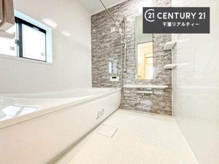 ���� �L�X�o�X�ň���̔������t���b�V���B�����L�΂���̂ŁA�����ɂ��������ƐZ����܂��ˁI�����̃o�X�^�C�����y���݂ɂȂ�܂��B