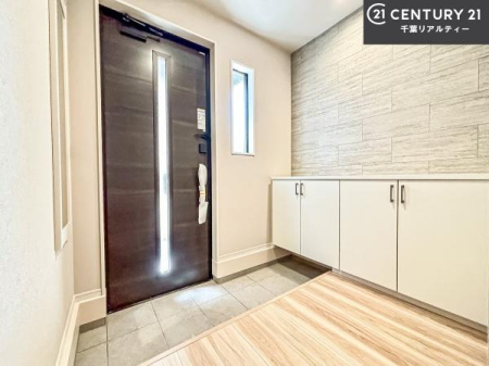 ���� ���ċA���Ă��Ă��A�������܁I�����������Ȃ�A�D�����}������Ă�����ԂɂȂ��Ă��܂��B
���邭��������錺�ւł��I