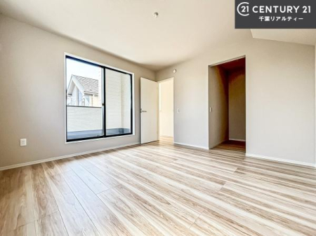 �m�� �o���R�j�[�ɖʂ��Ă���m���ł��B���邭�����肪����A���C����������ł��܂��I���N���āA�O�ɏo�Ĕw�L�т����[�ċz�����ǂ������}������邱�Ƃ��ł��܂��B