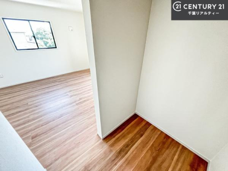 ���[ �E�H�[�N�C���N���[�[�b�g�t���ł��B��������̂��m���Ȃǂ����[���Ă��������ł��ˁI���ɂ���@�������ȂǋG�ߕ��̑傫�ȉƓd�����[�ł��܂��I