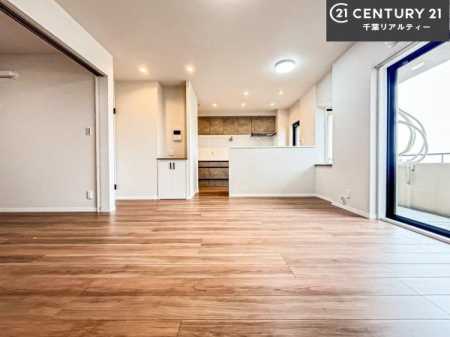 ���r���O �J�����̂���L�XLDK�I�\�t�@�[��_�C�j���O�e�[�u����u���Ă������ɂȂ�Ȃ��̂ŉ��K�ɉ߂����܂��I�R�~���j�P�[�V���������₷�����r���O�ł��I