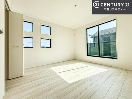 �Q�� �D���������������ޗm���́A���̖ڊo�߂��C�������ǂ������ł��ˁB���������Ԃ��������Ɖ߂������Ƃ��ł��܂��B�D�����F�����̃t���[�����O���ǂ�ȉƋ�ɂ��}�b�`���܂��I