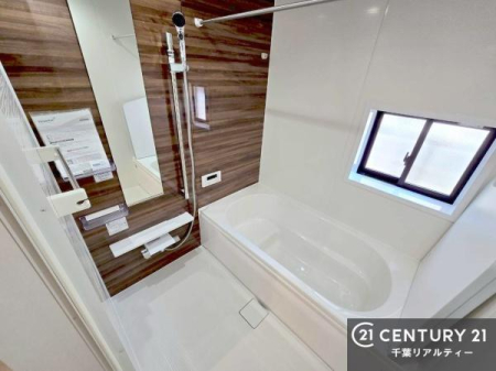 ���� �������������l�̕��͋C�̃o�X���[���́A�V�b�N�ȃf�U�C���Ńo�X�^�C�����[���I
���d���撣���Ă��邲�J���ɂ��D�݂̓����̓����܂����āA�y����ł݂Ă͂������ł��傤���H�y���n�̔���J�Ò��z