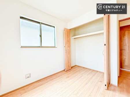 �q������ ���[�X�y�[�X�����Ă��܂��I�������X�b�L�����ڂ��鎖���ł��܂��ˁB
�Ƌ��I�΂Ȃ��V���v���ȃf�U�C���ׁ̈A�Ƌ��I�΂����C�ɓ���̋�ԍ�肪�ł������ł��ˁB