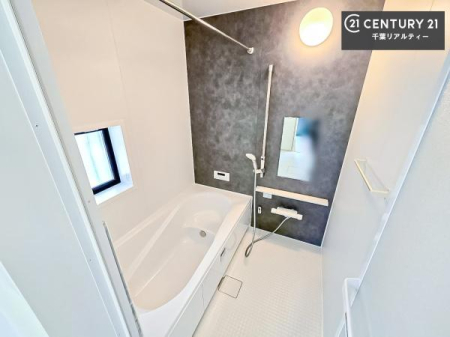 ���� �������������l�̕��͋C�̃o�X���[���́A�����o�Ă��ăo�X�^�C�����[���I
���d���撣���Ă��邲�J���ɂ��D�݂̓����̓����܂����āA�y����ł݂Ă͂������ł��傤���H