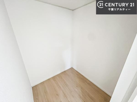 ���[ �E�H�[�N�C���N���[�[�b�g�t���ł��B��������̂��m���Ȃǂ����[���Ă��������ł��ˁI���ɂ���@�������ȂǋG�ߕ��̑傫�ȉƓd�����[�ł��܂��I