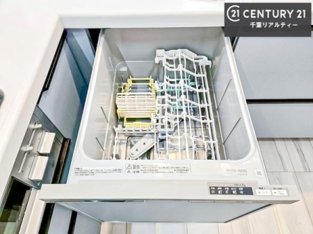 �L�b�`�� �H��@�t���̃L�b�`���ł��I�Z���������r��h�~�Ƃ��đ�ϊ��􂷂�֗��Ȏd�l�ł��I�r���g�C���Ȃ̂ŃL�b�`���̏ꏊ����炸�����X�y�[�X���L���g�����Ƃ��o���܂��I