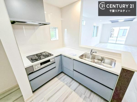 �L�b�`�� L���^�L�b�`���I���[�N�g���C�A���O�����Z���݌v����Ă��邱�Ƃɂ��A�����`����t���܂ł̈�A�̍�Ƃ������悭�s�����Ƃ��ł��܂��B