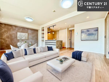 ���r���O �Ƌ��CG�p�[�X�ł��B�J�����̂���L�XLDK�I�\�t�@�[��_�C�j���O�e�[�u����u���Ă������ɂȂ�Ȃ��̂ŉ��K�ɉ߂����܂��I�R�~���j�P�[�V���������₷�����r���O�ł��I