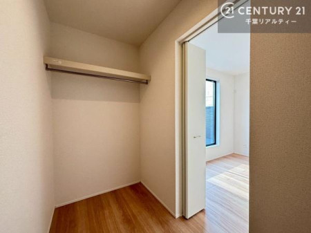 ���[ �E�H�[�N�C���N���[�[�b�g�t���ł��B��������̂��m���Ȃǂ����[���Ă��������ł��ˁI���ɂ���@�������ȂǋG�ߕ��̑傫�ȉƓd�����[�ł��܂��B