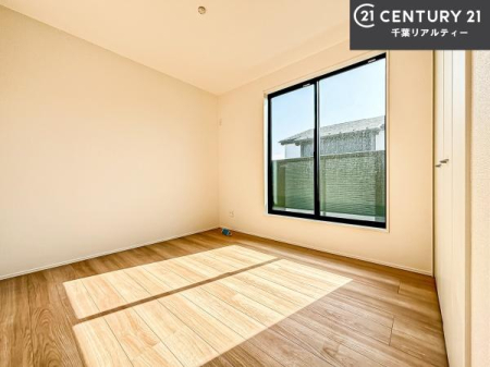 �m�� �o���R�j�[�ɖʂ��Ă���m���ł��B���邭�����肪����A���C����������ł��܂��I���N���āA�O�ɏo�Ĕw�L�т����[�ċz�����ǂ������}������邱�Ƃ��ł��܂��B