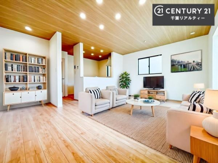 ���r���O �Ƌ��CG�p�[�X�ł��B�J�����̂���L�XLDK�I�\�t�@�[��_�C�j���O�e�[�u����u���Ă������ɂȂ�Ȃ��̂ŉ��K�ɉ߂����܂��I�R�~���j�P�[�V���������₷�����r���O�ł��I