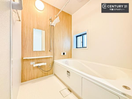 ���� �������������l�̕��͋C�̃o�X���[���́A�����o�Ă��ăo�X�^�C�����[���I
���d���撣���Ă��邲�J���ɂ��D�݂̓����̓����܂����āA�y����ł݂Ă͂������ł��傤���H