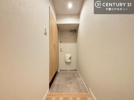 ���� �V���[�Y�{�b�N�X�t���Ȃ̂ŁA���ւ��Еt�����|�������₷���ł��I
�X�b�L���������ւŌ˂��J�����u�ԁA�������̂���S�n������Ԃ��o�}���Ă���܂��B
