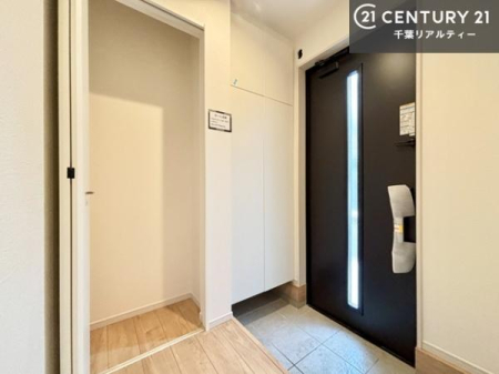 ���� �V���[�Y�{�b�N�X�t���B���ւ��Еt�����|�������₷���ł��I
�X�b�L���������ւŌ˂��J�����u�ԁA�������̂���S�n������Ԃ��o�}���Ă���܂��B