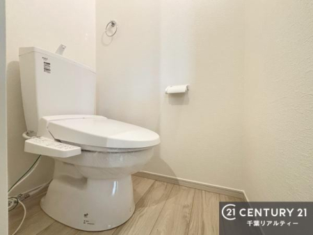 �g�C�� �������֍��ɂ��A�~��͕֍����g�����ł���̂ŗ₽���֍��ɍ��炸�ɍςފ������d�l�ł��I�V���v���ȃJ���[����Ƃ��Ă���̂ŁA������ꂪ���₷���ł��B