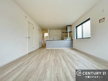 ���r���O �����炽���Ղ�̗z���������閾�邢���r���O�B�J�����̂��郊�r���O�ŉƑ��c���̂��났�̎��Ԃ��߂����܂��I