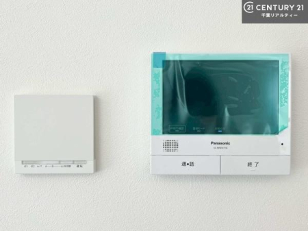 ���̑� TV���j�^�[�t�C���^�[�t�H���������B���K�҂̊���m�F���Ă���Ή��ł��邽�߁A�h�Ɩʂɂ��z�����ꂽ���S�̐ݔ��ł��B