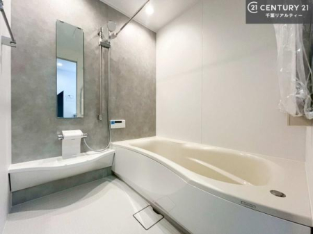 ���� ������Ƃ����������̂���o�X���[���I���K�ȃo�X�^�C��������܂��I
1���̔�����������Ɩ����Ă����f�G�ȃ����N�[�[�V������ԂɂȂ肻���ł��ˁB