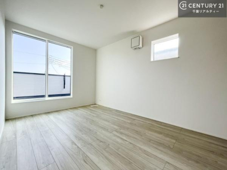 �m�� �o���R�j�[�ɖʂ��Ă���m���ł��B���邭�����肪����A���C����������ł��܂��I���N���āA�O�ɏo�Ĕw�L�т����[�ċz�����ǂ������}������邱�Ƃ��ł��܂��B�i�{�H��j