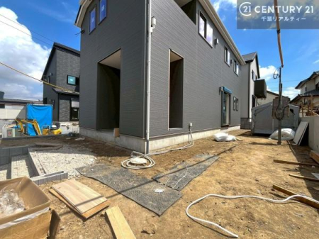 ���̑����n ���݌��z���B������͖��邭�J���I�ȃ��r���O��ŐV�ݔ��̃L�b�`���Ȃǉ��K�ȋ�Ԃ��L����܂��B�����������炱���g�V������炵�h�ւ̊��҂����܂�Z�܂��B�����������Ȃ����z���̗l�q���K���ł��B