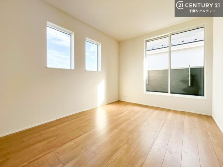 �m�� �o���R�j�[�ɖʂ��Ă���m���ł��B���邭�����肪����A���C����������ł��܂��I���N���āA�O�ɏo�Ĕw�L�т����[�ċz�����ǂ������}������邱�Ƃ��ł��܂��B�i�{�H��j