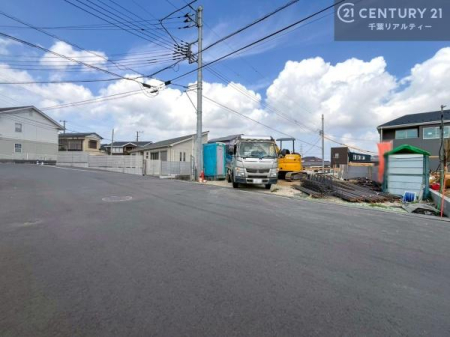 �O�ʓ��H�܂ތ��n�ʐ^ ���ӊ���A���q�l�̂���]�ɍ������������ꏏ�ɂ��ē���v���܂��B�Z��[���A�h�o�C�U�[�ɂ�邲���k������܂��B���Ђ͂��₢���킹�ɑ��Ή����܂��I���҂������܂���I