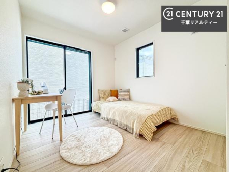 ���r���O�ȊO�̋��� �V���v���Ƀf�U�C������Ă��邽�߁A�Ƌ��I�т܂���I
���C�ɓ���̉Ƌ��u���Ă��낰���Ԃ���邱�Ƃ��ł��܂��B