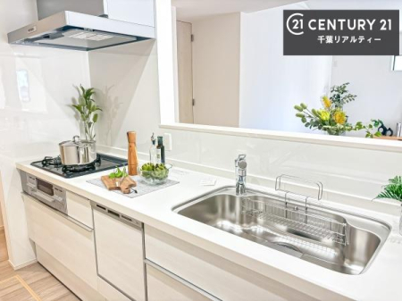 �L�b�`�� ��Ƃ����₷���V�X�e���L�b�`���ł��I���[����������t���Ă���̂ŁA�����X�y�[�X�ɕ���u���Ȃ��čςނ̂ŁA�L�X�g���āA���K�ɍ�Ƃ��ł��܂��I