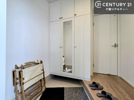 ���� �V���[�Y�{�b�N�X�t���B���ւ��Еt�����|�������₷���ł��I
�X�b�L���������ւŌ˂��J�����u�ԁA�������̂���S�n������Ԃ��o�}���Ă���܂��B