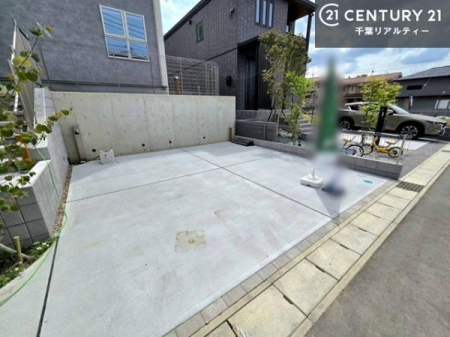 ���ԏ� ���ԃX�y�[�X��2�䕪����܂��I�Z�J���h�J�[�͂������A�o�C�N�⎩�]�ԂȂǂ��u���ꏊ�ɍ���܂���B