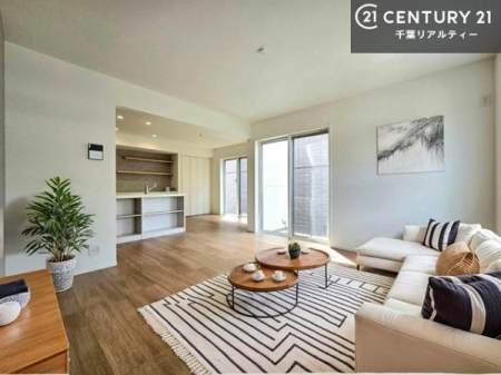 ���r���O �Ƌ��CG�p�[�X�ł��B�J�����̂���L�XLDK�I�\�t�@�[��_�C�j���O�e�[�u����u���Ă������ɂȂ�Ȃ��̂ŉ��K�ɉ߂����܂��I�R�~���j�P�[�V���������₷�����r���O�ł��I