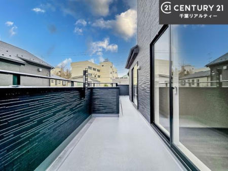 �o���R�j�[ �z������̗ǂ��o���R�j�[�ŁA�����󕨂��悭���������ł��ˁI
���V�C�̗ǂ����ɂ̓o���R�j�[�֏o�ă��t���b�V������̂��C�����悳�����ł��B