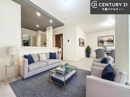 ���r���O �Ƌ��CG�p�[�X�ł��B�J�����̂���L�XLDK�I�\�t�@�[��_�C�j���O�e�[�u����u���Ă������ɂȂ�Ȃ��̂ŉ��K�ɉ߂����܂��I�R�~���j�P�[�V���������₷�����r���O�ł��I