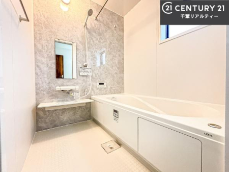 ���� �������������l�̕��͋C�̃o�X���[���́A�����o�Ă��ăo�X�^�C�����[���I
���d���撣���Ă��邲�J���ɂ��D�݂̓����̓����܂����āA�y����ł݂Ă͂������ł��傤���H