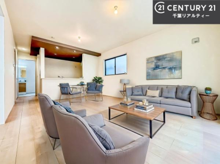 ���r���O �Ƌ��CG�p�[�X�ł��B�傫�ȑ����炽���Ղ�̗z���������閾�邢���r���O�B�J�����̂��郊�r���O�ŉƑ��c���̂��났�̎��Ԃ��߂����܂��I