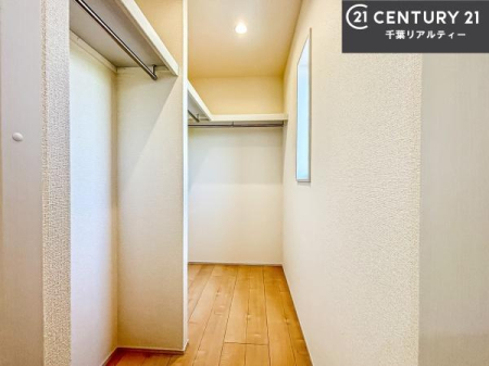 ���[ �E�H�[�N�C���N���[�[�b�g�t���ł��B��������̂��m���Ȃǂ����[���Ă��������ł��ˁI���ɂ���@�������ȂǋG�ߕ��̑傫�ȉƓd�����[�ł��܂��I