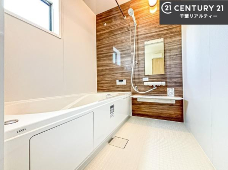 ���� �������������l�̕��͋C�̃o�X���[���́A�����o�Ă��ăo�X�^�C�����[���I
���d���撣���Ă��邲�J���ɂ��D�݂̓����̓����܂����āA�y����ł݂Ă͂������ł��傤���H