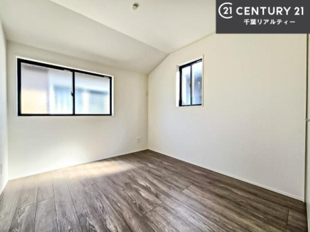 �m�� 2�ʍ̌����m�ۂ������邢�����́A���ʂ����ǂ��A���邭��ϋ��S�n�̗ǂ���ԂƂȂ��Ă���܂��B�����b�N�X���ĉ߂�����S�n�̗ǂ��������ł��I���̖ڊo�߂��X�b�L�����܂��ˁI