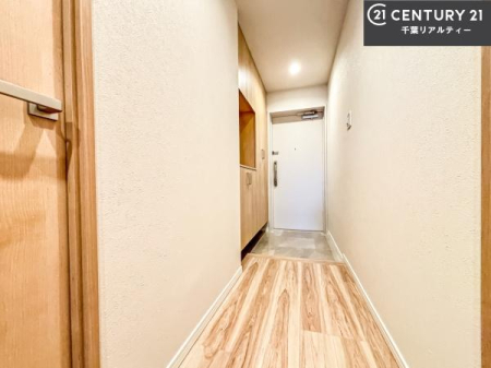 ���� �V���[�Y�{�b�N�X�t���B���ւ��Еt�����|�������₷���ł��I
�X�b�L���������ւŌ˂��J�����u�ԁA�������̂���S�n������Ԃ��o�}���Ă���܂��B