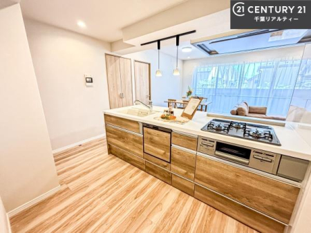 �L�b�`�� ��Ƃ����₷���V�X�e���L�b�`���ł��I���[����������t���Ă���̂ŁA�����X�y�[�X�ɕ���u���Ȃ��čςނ̂ŁA�L�X�g���āA���K�ɍ�Ƃ��ł��܂��I