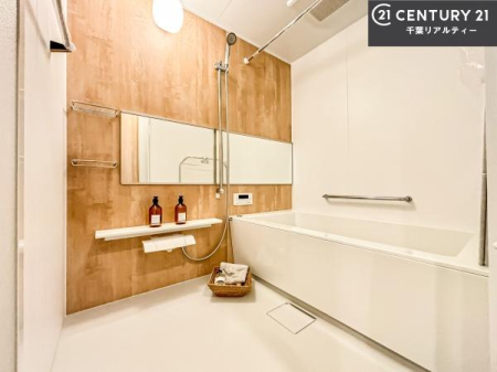 ���� �������������l�̕��͋C�̃o�X���[���́A�����o�Ă��ăo�X�^�C�����[���I
���d���撣���Ă��邲�J���ɂ��D�݂̓����̓����܂����āA�y����ł݂Ă͂������ł��傤���H