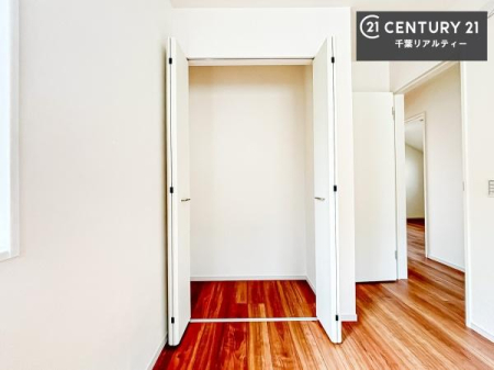 �q������ ���[�X�y�[�X����������m�ۂ���Ă��邽�߁A���������w�p�i���T�b�ƕЕt���A���ł��X�b�L���B
�Y��ȋ�Ԃ��ۂĂ܂��I