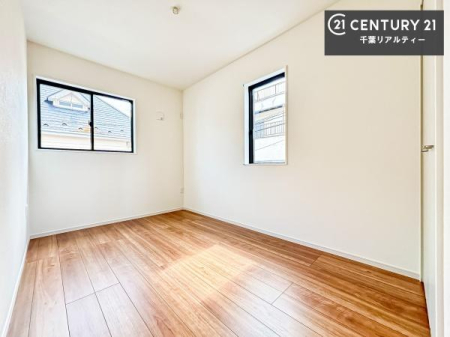 ���r���O�ȊO�̋��� �V���v���Ƀf�U�C������Ă��邽�߁A�Ƌ��I�т܂���I
���C�ɓ���̉Ƌ��u���Ă��낰���Ԃ���邱�Ƃ��ł��܂��B