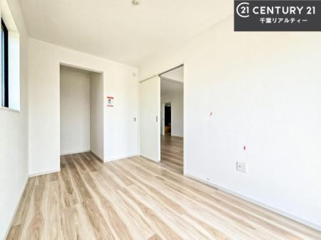 �Q�� �D���������������ޗm���́A���̖ڊo�߂��C�������ǂ������ł��ˁB���������Ԃ��������Ɖ߂������Ƃ��ł��܂��B�D�����F�����̃t���[�����O���ǂ�ȉƋ�ɂ��}�b�`���܂��I