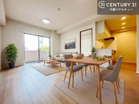 ���r���O �Ƌ��CG�p�[�X�ł��B�J�����̂���L�XLDK�I�\�t�@�[��_�C�j���O�e�[�u����u���Ă������ɂȂ�Ȃ��̂ŉ��K�ɉ߂����܂��I�R�~���j�P�[�V���������₷�����r���O�ł��I