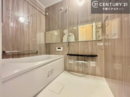 ���� �������������l�̕��͋C�̃o�X���[���́A�����o�Ă��ăo�X�^�C�����[���I
���d���撣���Ă��邲�J���ɂ��D�݂̓����̓����܂����āA�y����ł݂Ă͂������ł��傤���H