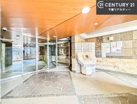 �G���g�����X ��؂Ȃ��q�l�����o�}������G���g�����X�B����]�̕����܂Ƃ߂Ă��ē��B
���₢���킹�ɑ��Ή����܂��I